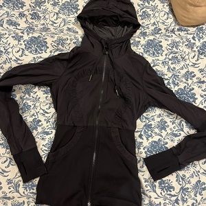 SOLD!!! EUC 0/2 Lululemon Rare Full Zip Black Lightweight Jacket